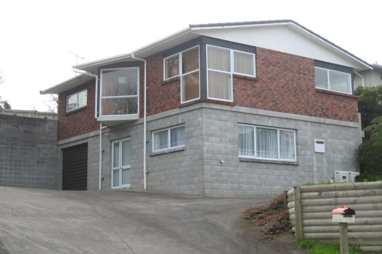 Photo of property in 10 Fairview Place, Westown, New Plymouth, 4310