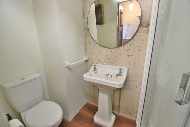 Photo of property in 37 Dowling Street, Dunedin Central, Dunedin, 9016