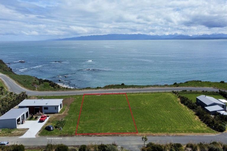 Photo of property in 5 Tamatea Street, Pahia, Riverton, 9881