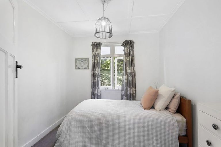 Photo of property in 184 Atkinson Road, Titirangi, Auckland, 0604