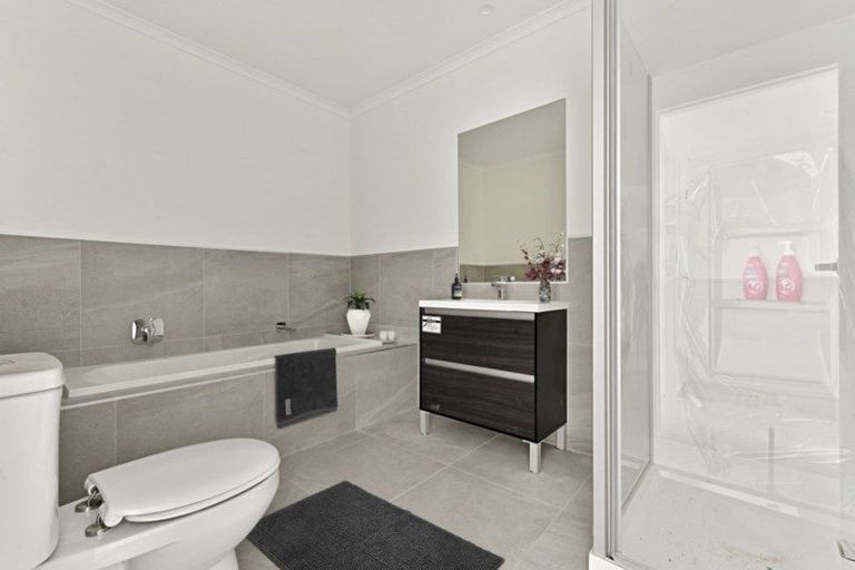 Photo of property in 34 Wallace Road, Hobsonville, Auckland, 0616