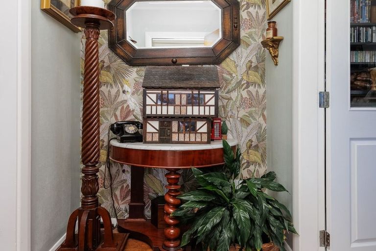 Photo of property in 6 Studholme Street, Waimate, 7924