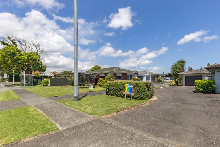 Photo of property in 463b Great South Road, Opaheke, Papakura, 2113