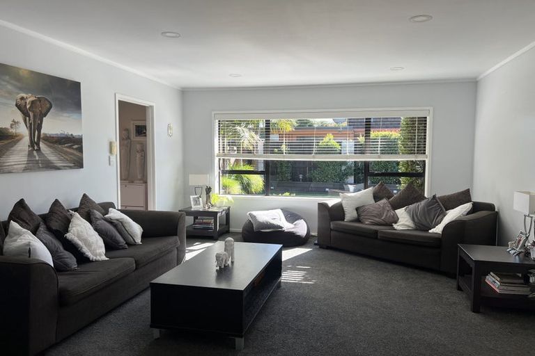 Photo of property in 8 Kindergarten Drive, Conifer Grove, Takanini, 2112