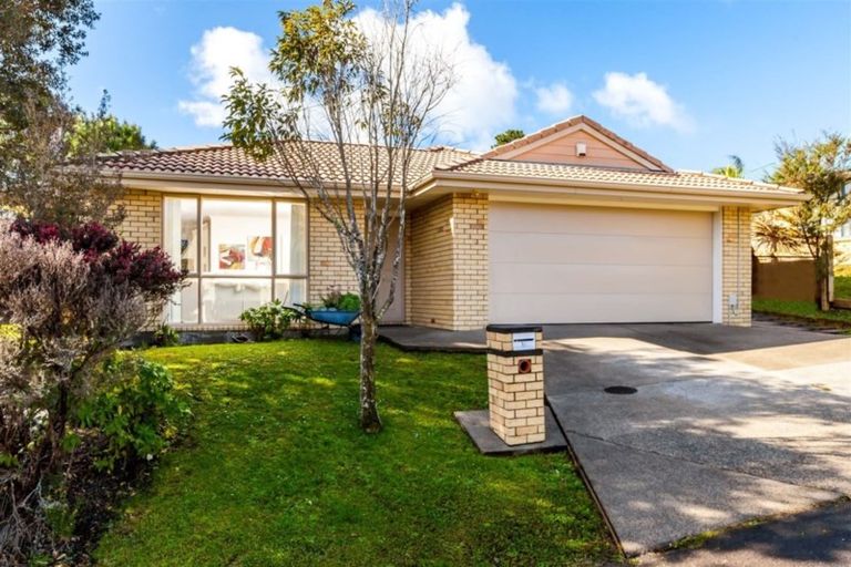 Photo of property in 15 Condor Place, Unsworth Heights, Auckland, 0632
