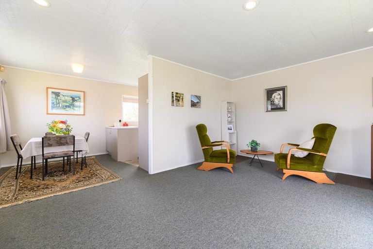 Photo of property in 106 Borich Road, Sunnyvale, Auckland, 0612