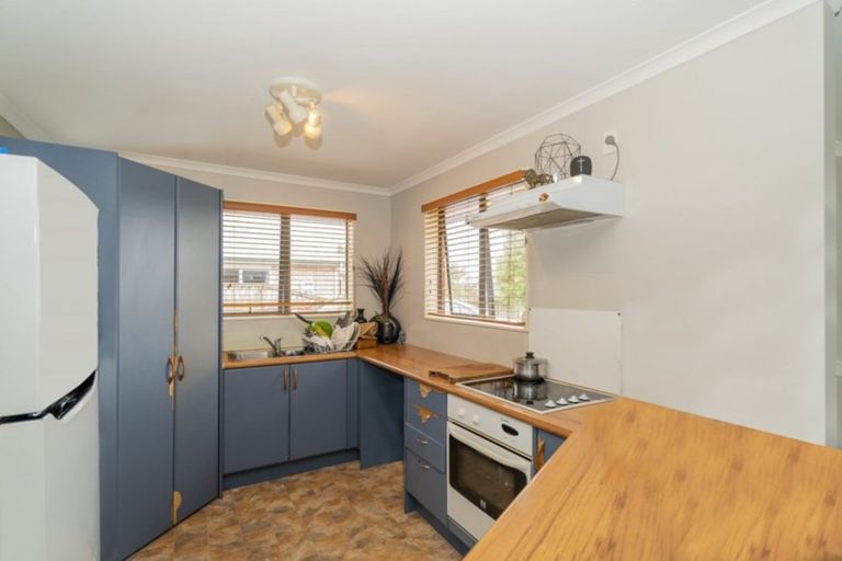 Photo of property in 35 Cholmondeley Crescent, Whitianga, 3510