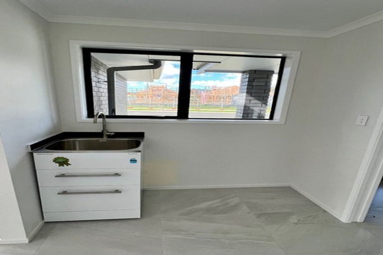 Photo of property in 24 Kerr Crescent, Patumahoe, 2679