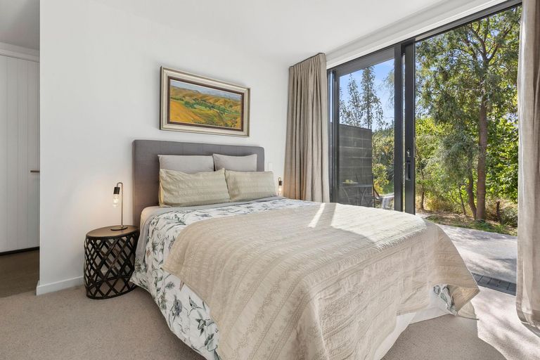 Photo of property in 4 Takahe Lane, Wanaka, 9305