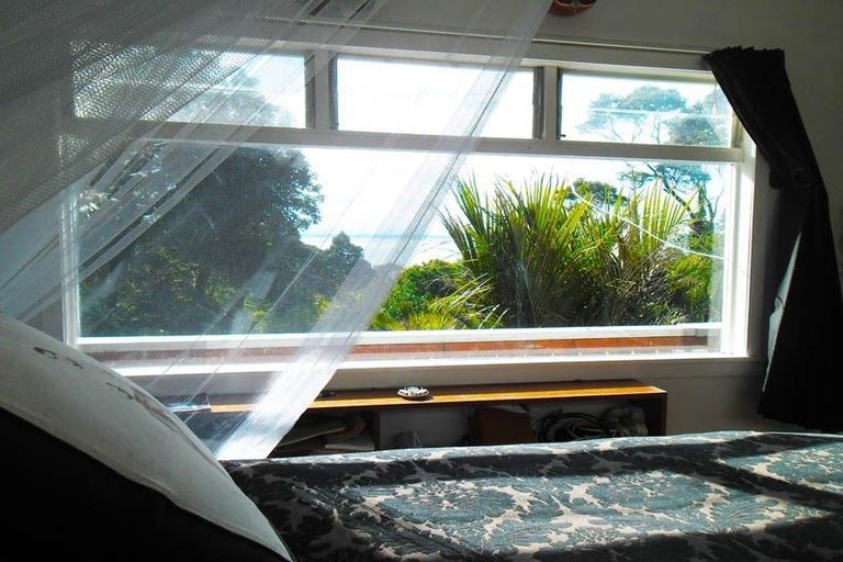 Photo of property in 45 Takahe Road, Titirangi, Auckland, 0604