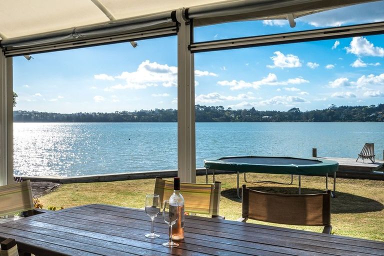Photo of property in 68 The Terrace, Herald Island, Auckland, 0618