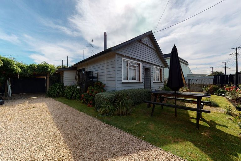 Photo of property in 14 Graham Street, Tinwald, Ashburton, 7700