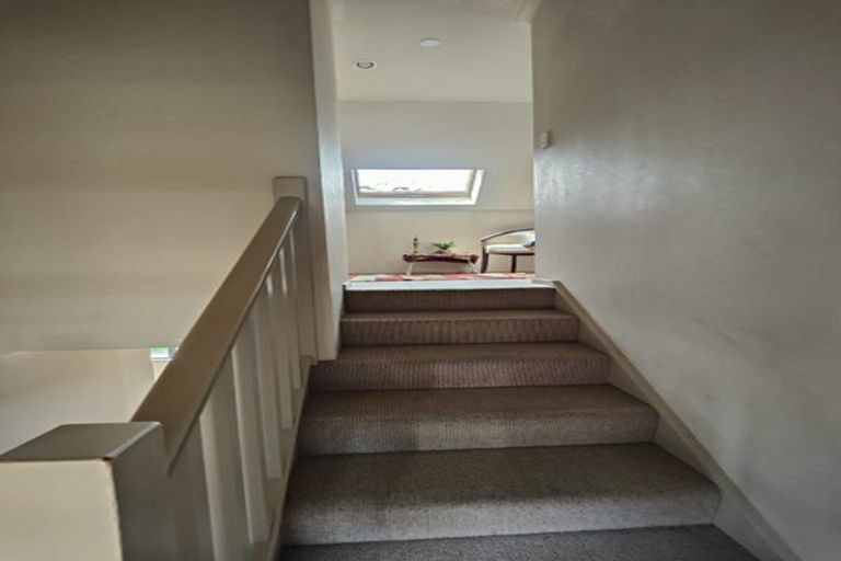 Photo of property in 162 Queens Drive, Lyall Bay, Wellington, 6022