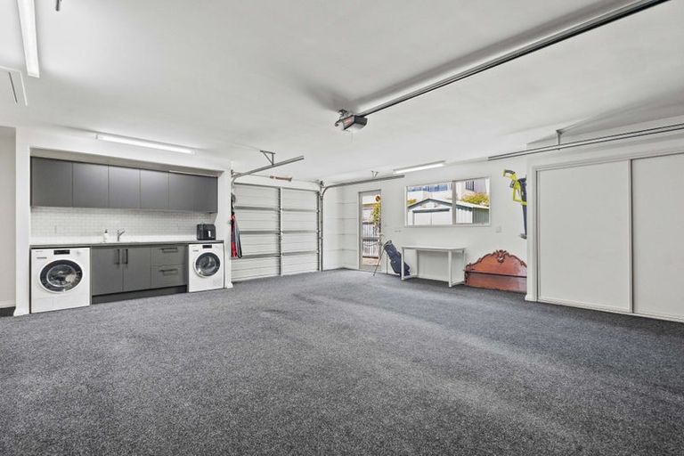 Photo of property in 1 Springvale Gardens, Harewood, Christchurch, 8051