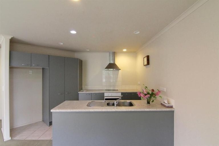 Photo of property in 28 Nimstedt Avenue, Oteha, Auckland, 0632