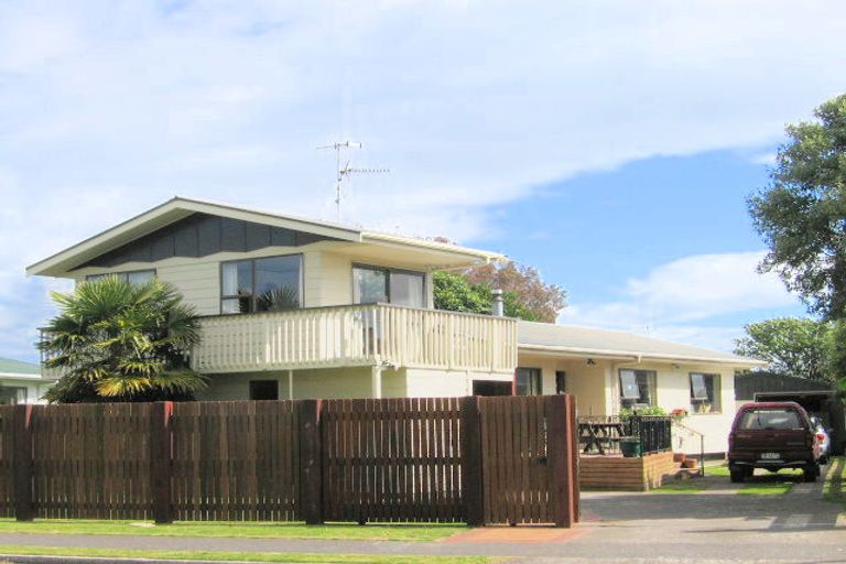 Photo of property in 22 Gloucester Road, Mount Maunganui, 3116