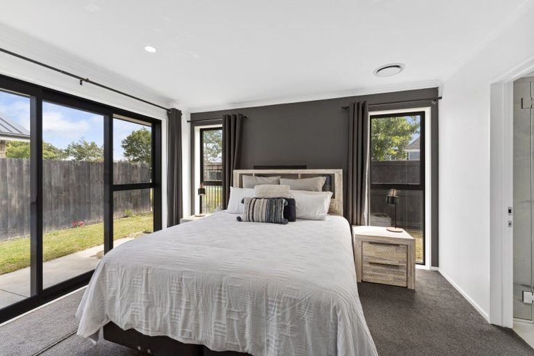 Photo of property in 18 Grey Way, Russley, Christchurch, 8042