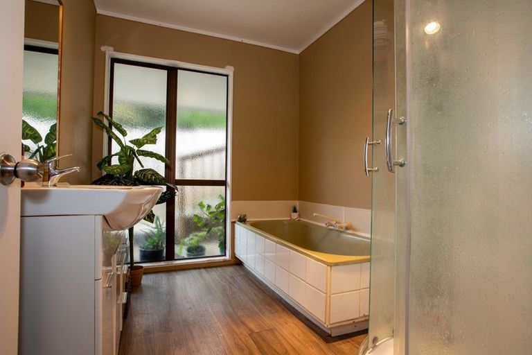 Photo of property in 35 Main Road, Raglan, 3225