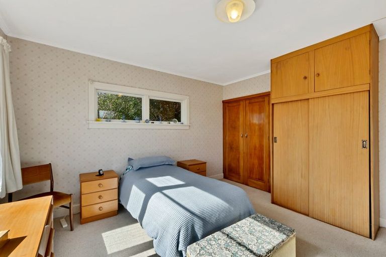 Photo of property in 25 Derrett Place, Saint Martins, Christchurch, 8022