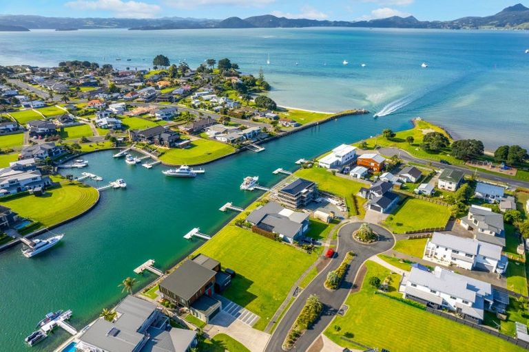 Photo of property in 14 Mariners Haven, One Tree Point, 0118