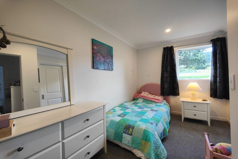 Photo of property in 18a Handyside Street, Tawa, Wellington, 5028