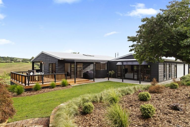 Photo of property in 414 Paparata Road, Bombay, 2675