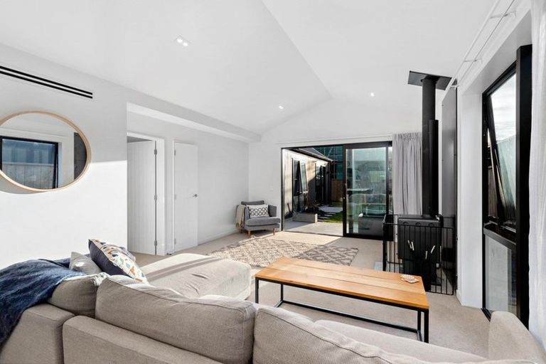 Photo of property in 8 Bale Road, Jacks Point, 9371