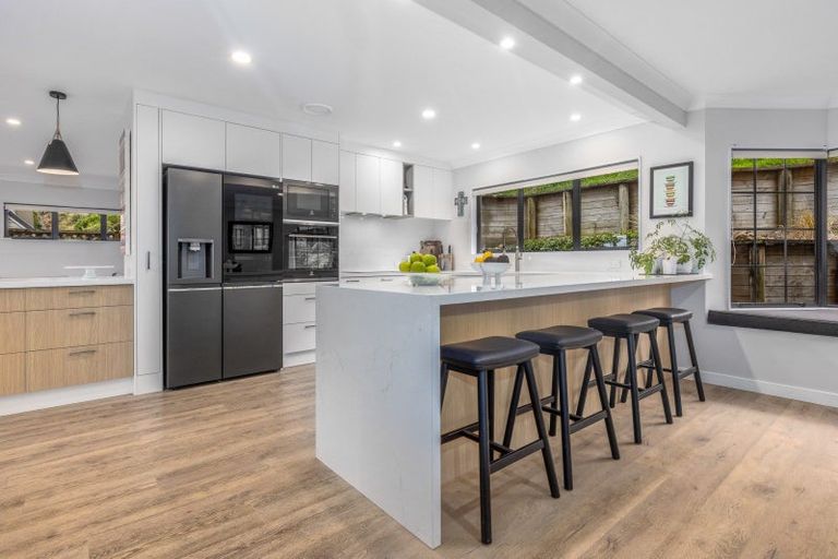 Photo of property in 25 Kilkelly Close, Tawa, Wellington, 5028