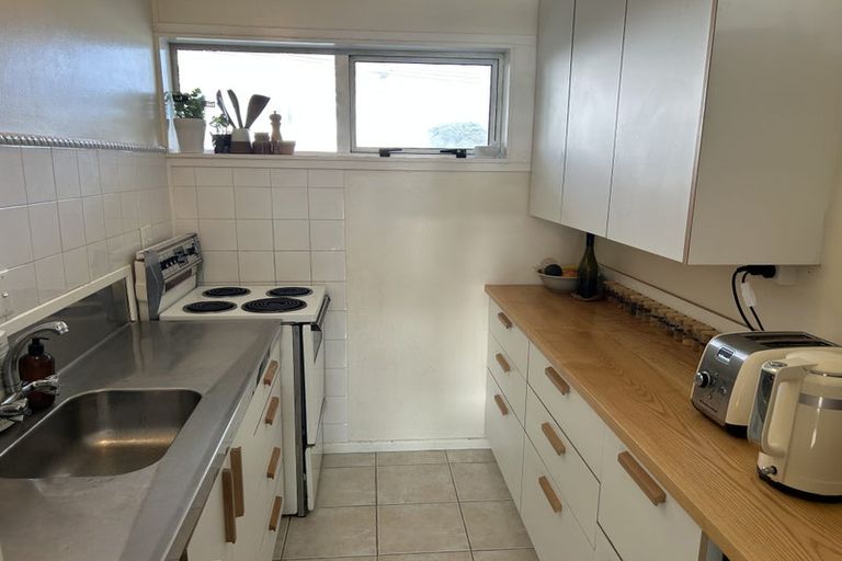 Photo of property in 7/4 Claremont Grove, Mount Victoria, Wellington, 6011