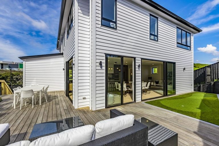 Photo of property in 65 Rathmullen Place, Pinehill, Auckland, 0632