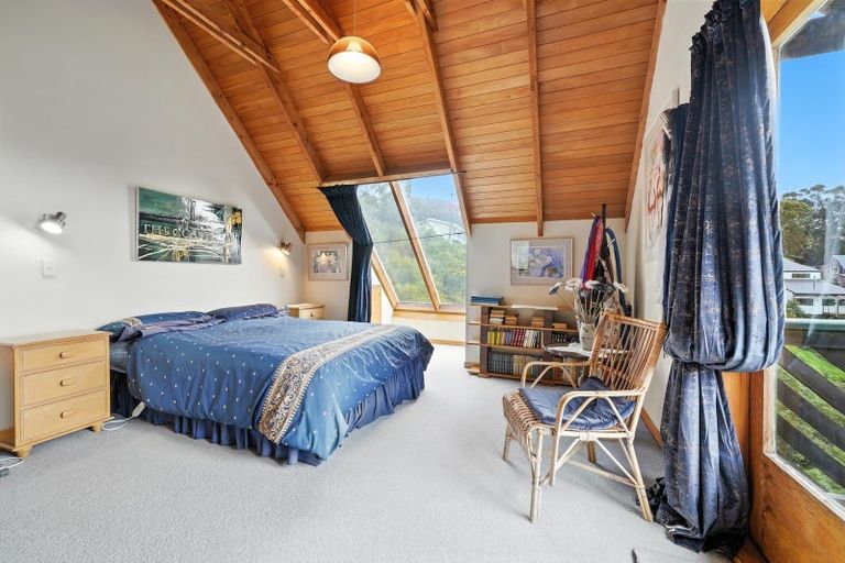 Photo of property in 21 Toledo Place, Mount Pleasant, Christchurch, 8081