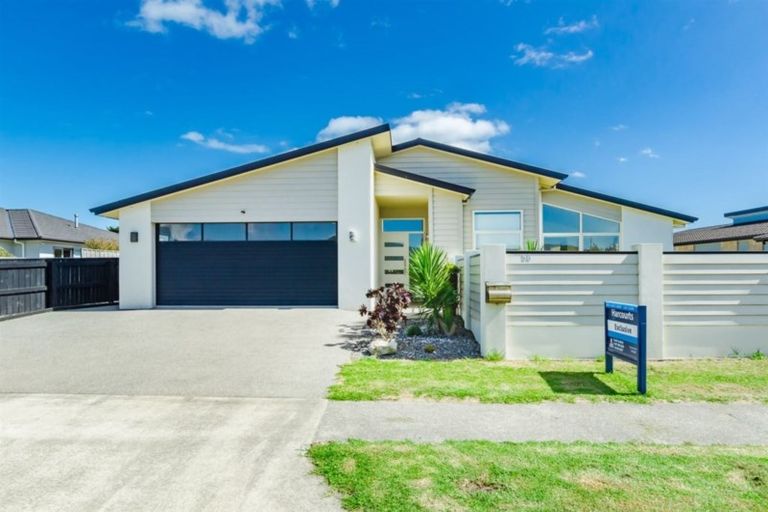 Photo of property in 56 Kotuku Drive, Paraparaumu Beach, Paraparaumu, 5032