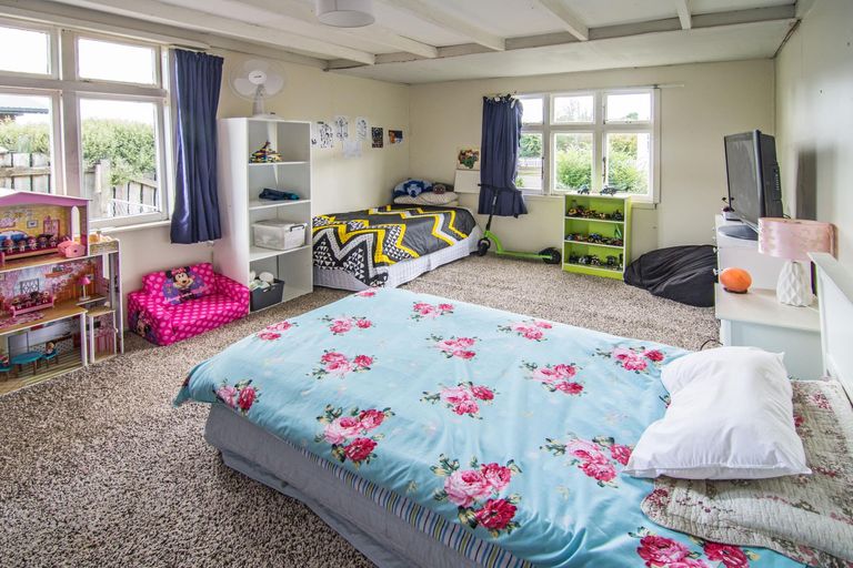 Photo of property in 30 Cambridge Terrace, Masterton, 5810