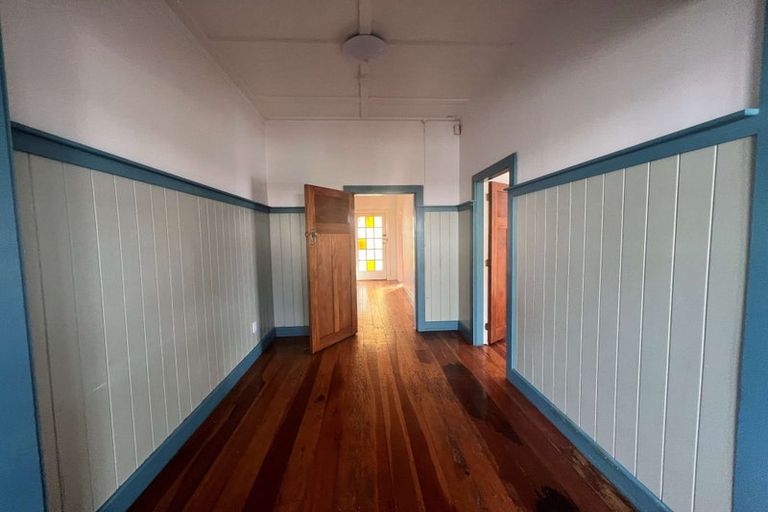 Photo of property in 3152 Great North Road, New Lynn, Auckland, 0600