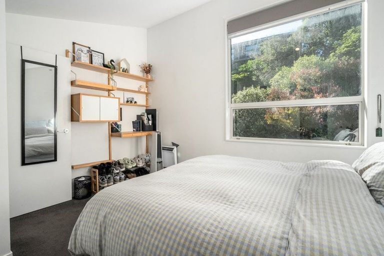 Photo of property in 11/8 Thatcher Crescent, Crofton Downs, Wellington, 6035