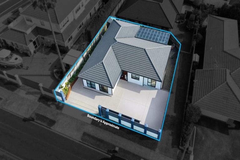 Photo of property in 55 Somerville Road, Somerville, Auckland, 2014