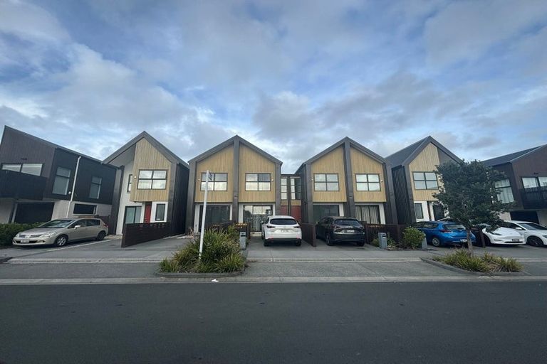 Photo of property in 15 Desalt Drive, Hobsonville, Auckland, 0616