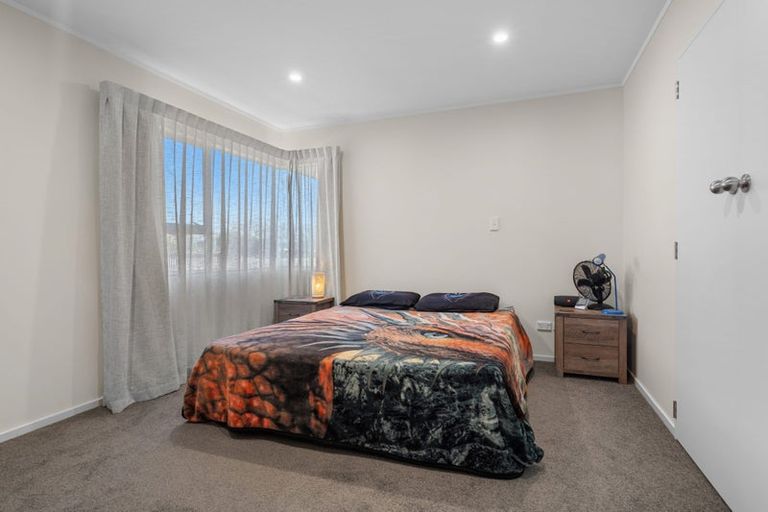 Photo of property in 4 Albizia Avenue, Henderson, Auckland, 0612