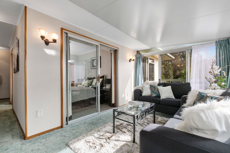 Photo of property in 18 Carina Crescent, Torbay, Auckland, 0630