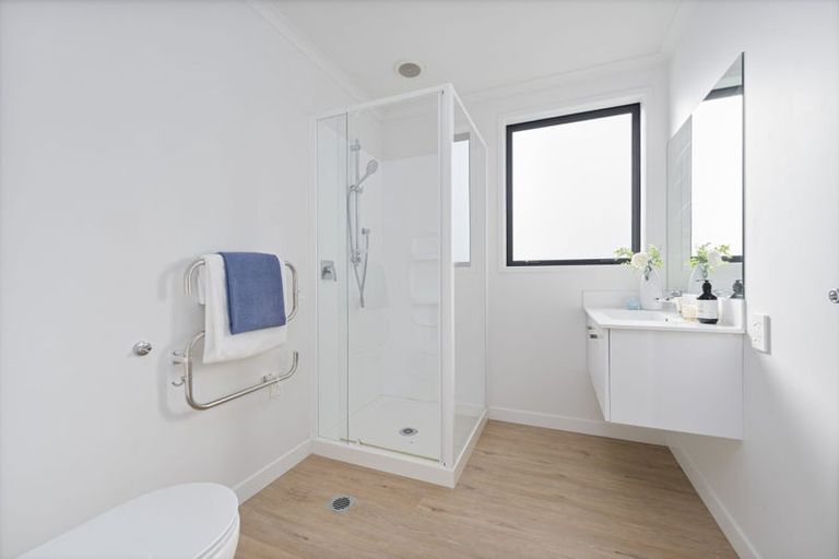 Photo of property in 5/5 Peachgrove Road, Te Atatu Peninsula, Auckland, 0610