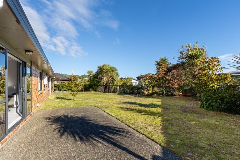 Photo of property in 20 Consort Close, Paraparaumu Beach, Paraparaumu, 5032