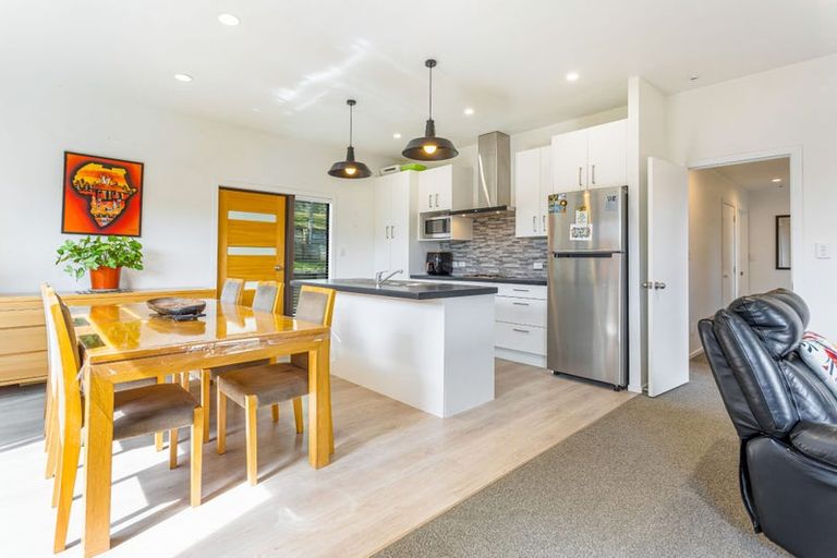 Photo of property in 15 Jelas Road, Red Beach, 0932