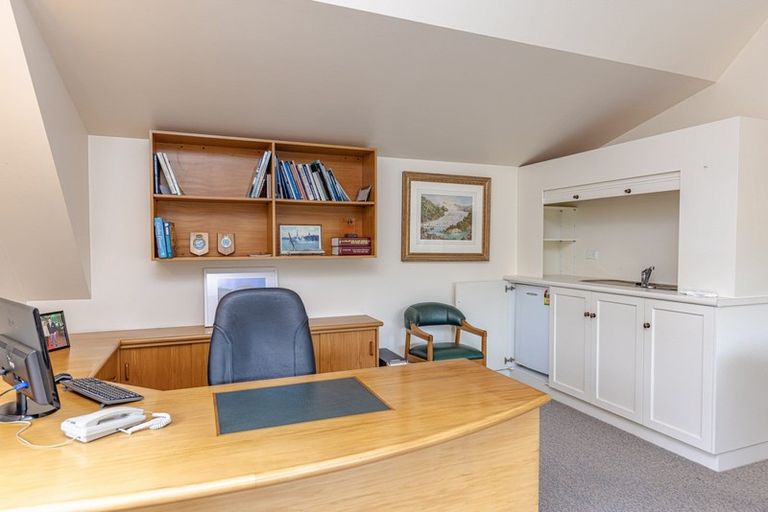 Photo of property in 32 Brassey Road, Saint Johns Hill, Whanganui, 4500