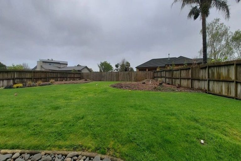 Photo of property in 33a Sunny Crescent, Huapai, Kumeu, 0810