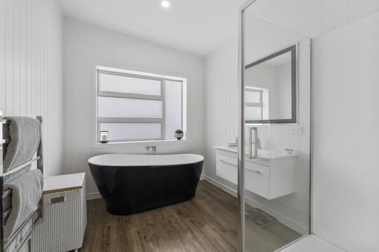 Photo of property in 3 Takapu Road, Manakau, Levin, 5573