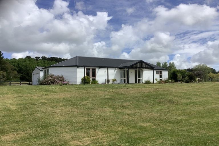 Photo of property in 450 Foxton Shannon Road, Foxton, 4893