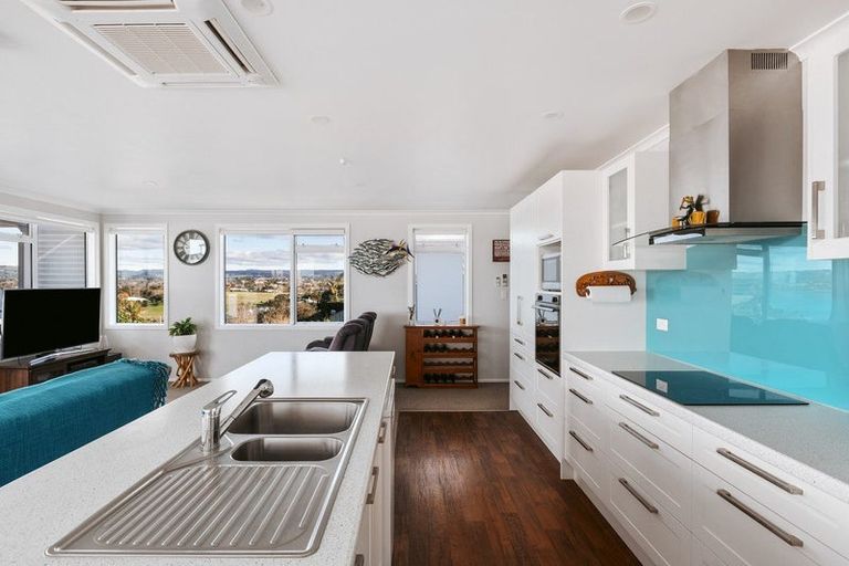 Photo of property in 35 Coppelia Avenue, Omokoroa, 3114