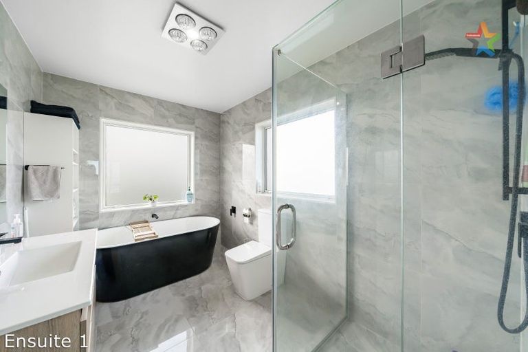 Photo of property in 2 Poto Road, Normandale, Lower Hutt, 5010