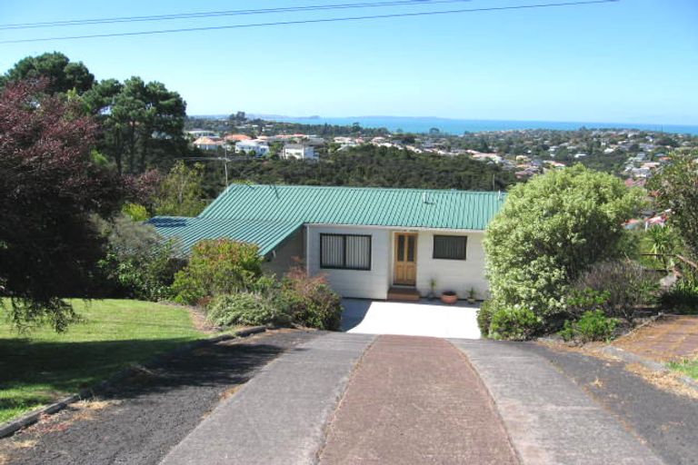 Photo of property in 953 East Coast Road, Torbay, Auckland, 0630