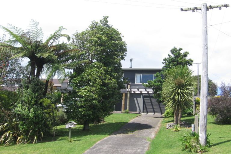 Photo of property in 52 The Crescent, Waihi Beach, 3611